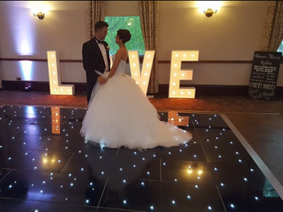 Picture of Richard Davies working at a wedding