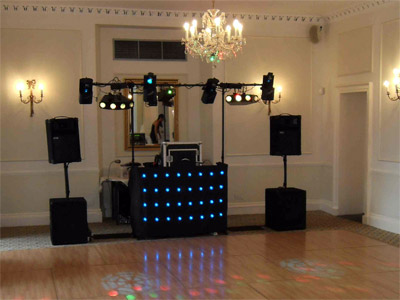 Picture of Andy Small working at a wedding