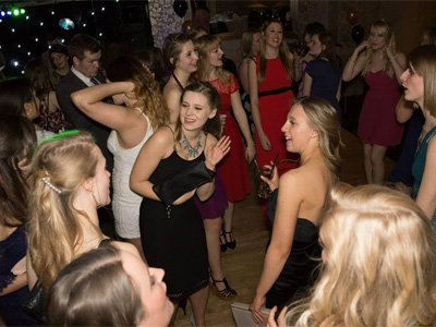 Picture of Brett Swiderski working at a wedding