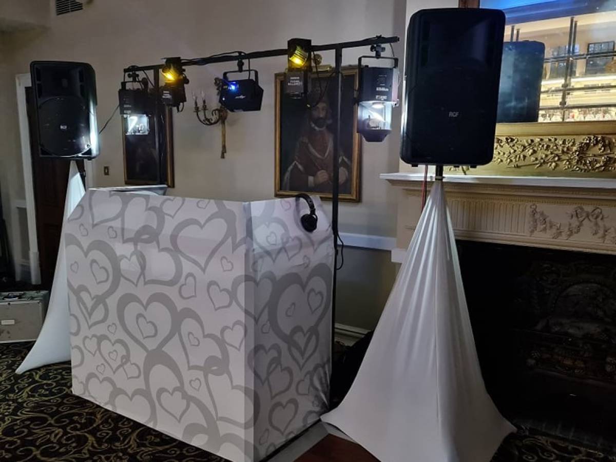 Picture of Frank Barker working at a wedding