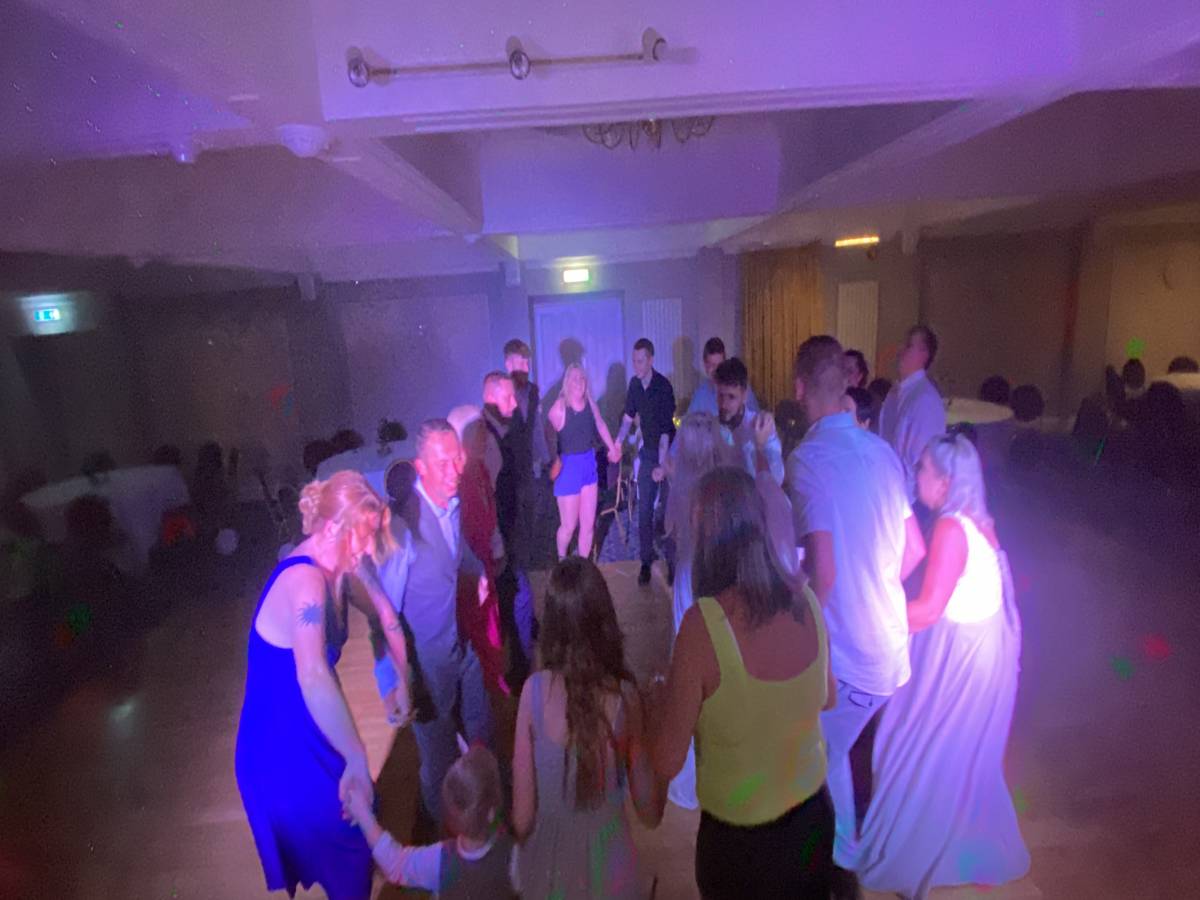 Picture of Robert Wilson working at a wedding
