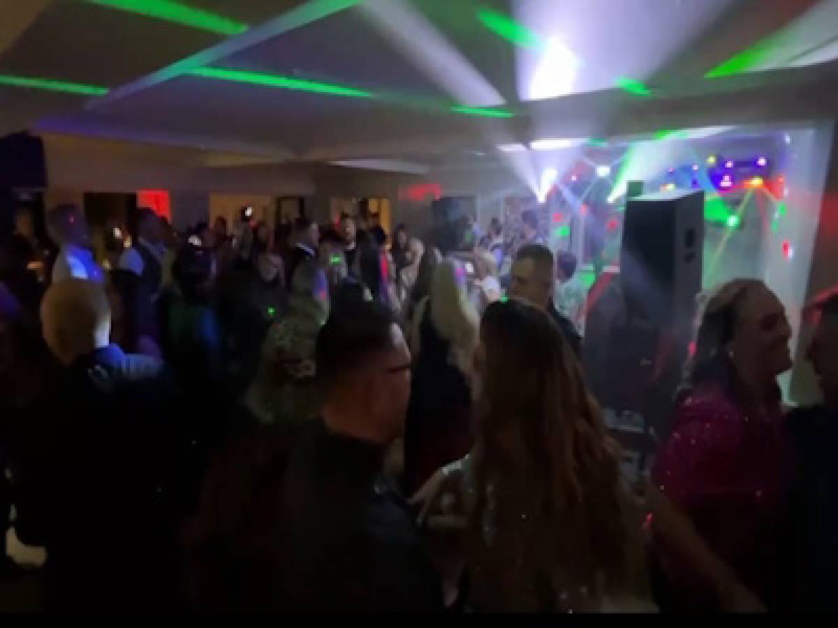 Picture of Darren Foster working at a wedding