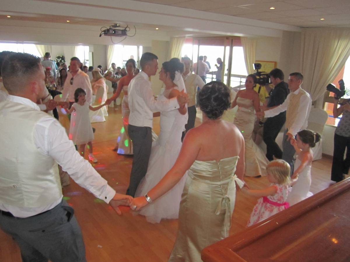 Picture of Dave Hixson working at a wedding