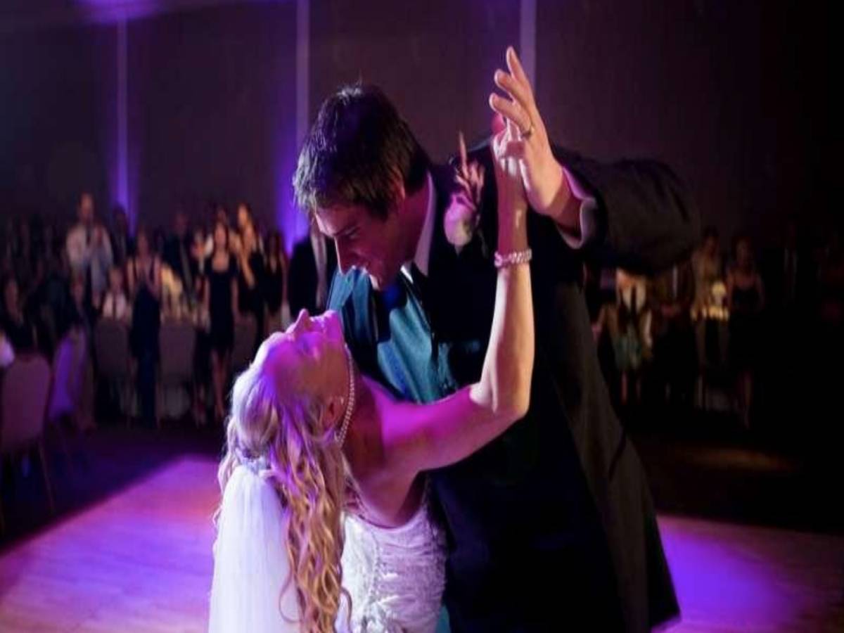 Picture of Darren Flynn working at a wedding