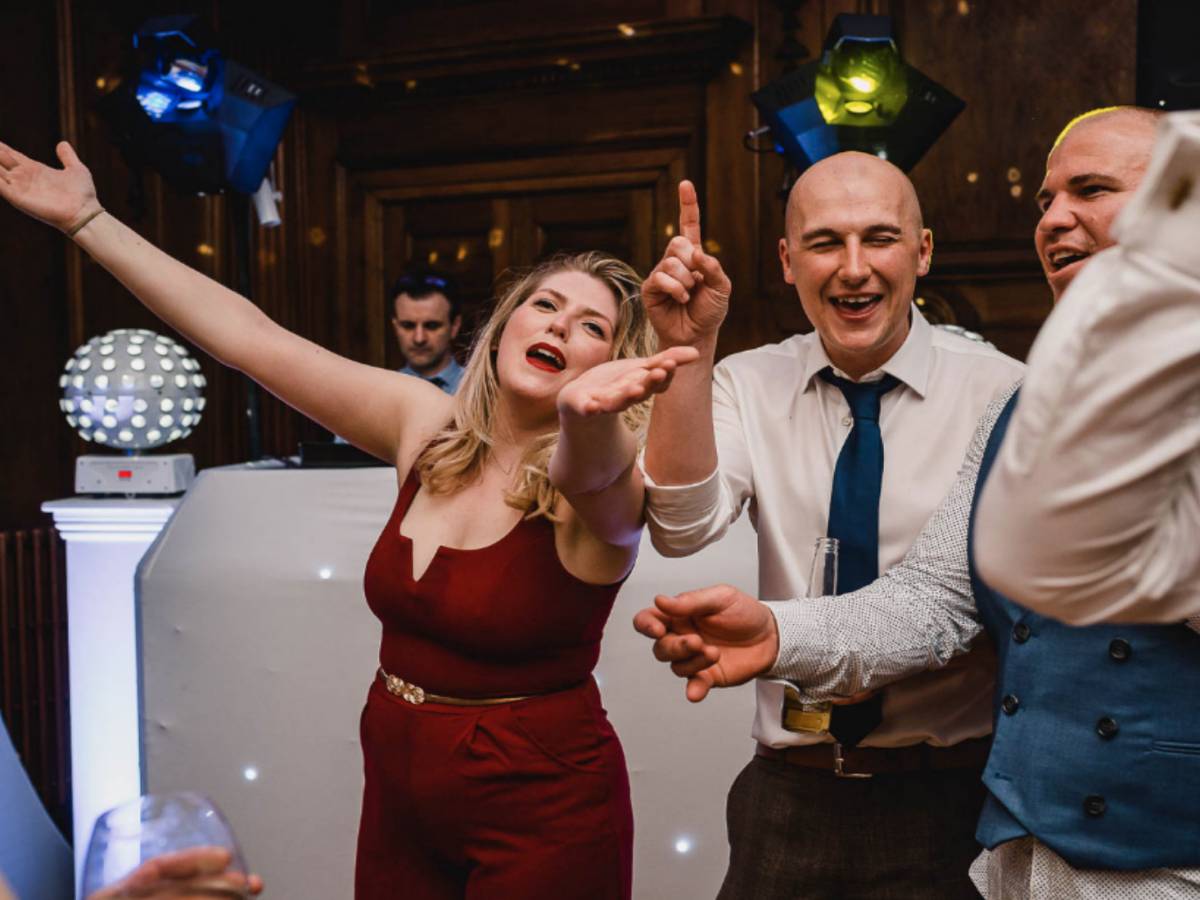 Picture of Darren Flynn working at a wedding